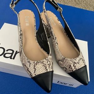 SoOLD! Bar III Tenleyf pump sandals.
